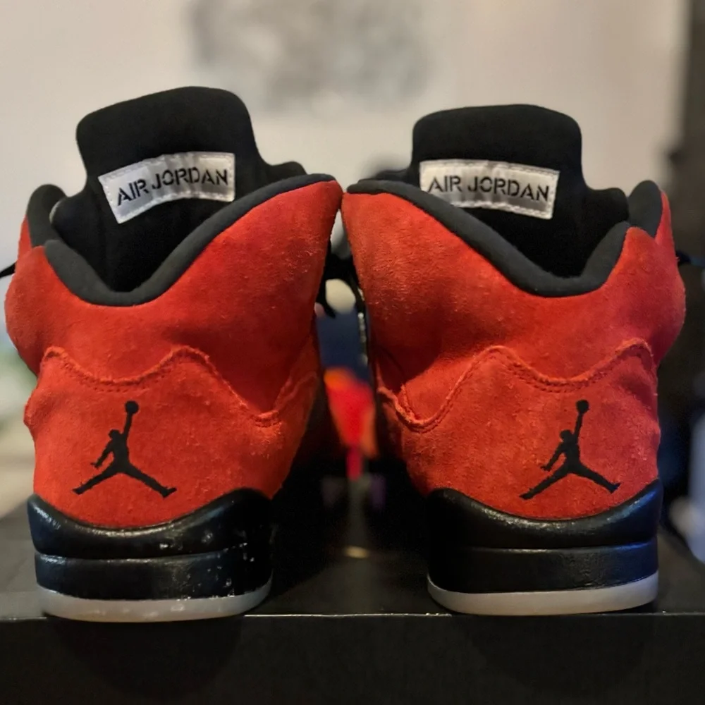Jordan Red and Black Sneakers with Suede Upper - Picture 3 of 5